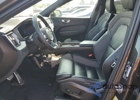 2022 Volvo Xc60 B6 R-Design из США, поврежденный, VIN YV4062RMXN1941583